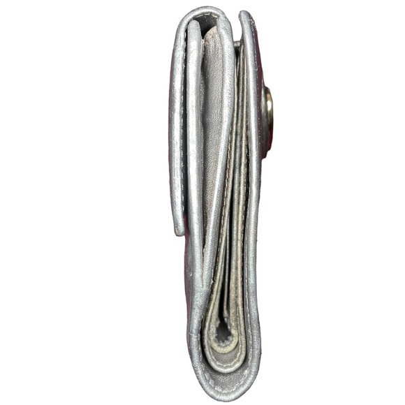 Authentic Gucci Guccissima heart Silver metallic Wallet - Picture 3 of 15